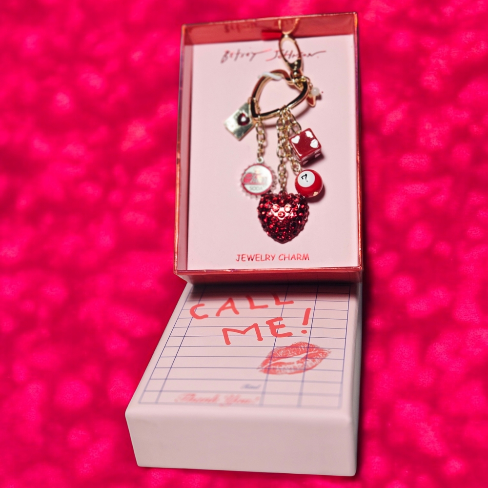 NEW Betsey Johnson Heart 7 Ball Heart Queen Of Hearts & Cherry Cola Bag Charm - Picture 2 of 3